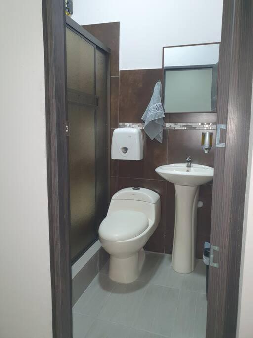 H&v-home-mi-casa Appartement Guayaquil